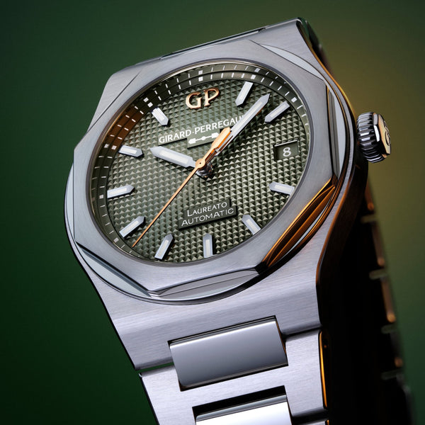 Girard-Perregaux Laureato 38mm Sage Green 81005-11-3407-1CM