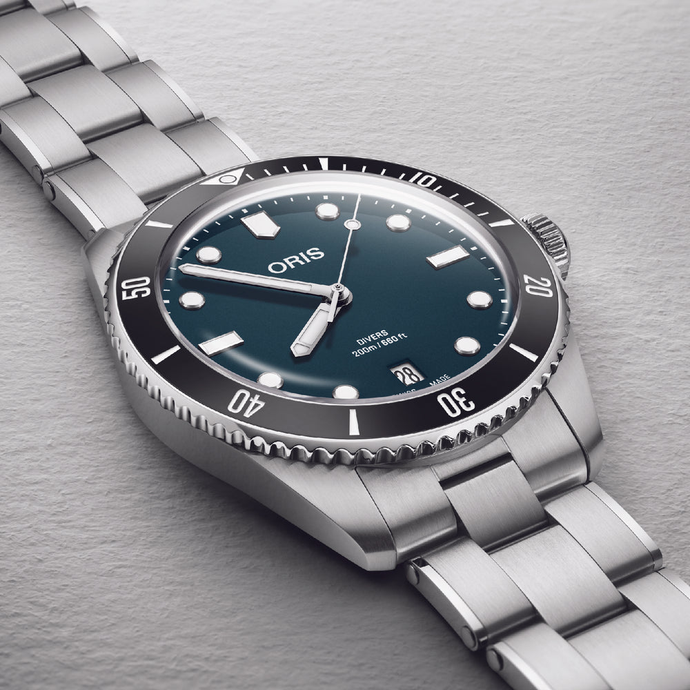 Meet the New Divers Date Collection