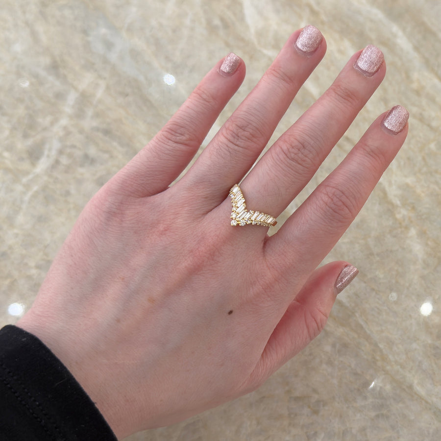 Diamond "V" Ring
