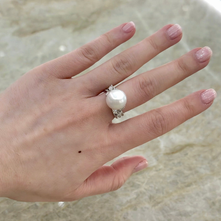White South Sea Pearl Diamond Ring