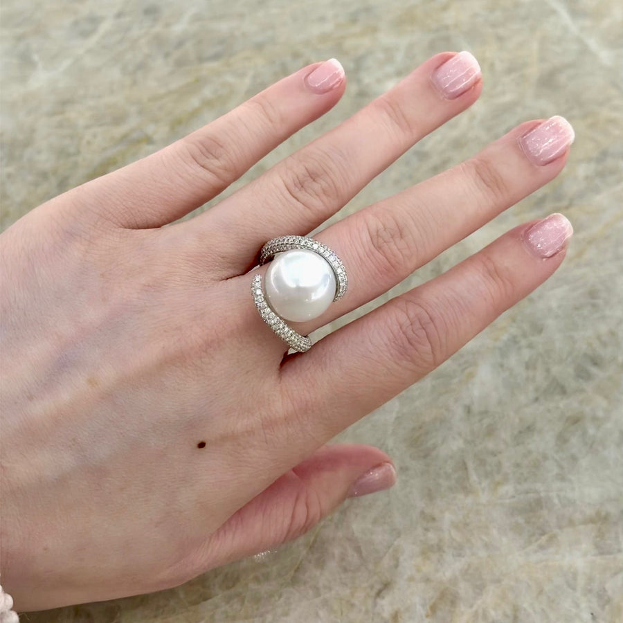 White South Sea Pearl Diamond Ring