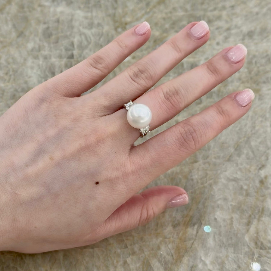 White South Sea Pearl Diamond Ring