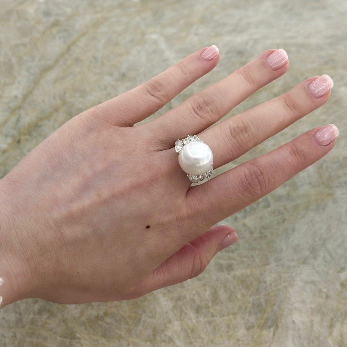 White South Sea Pearl Diamond Ring