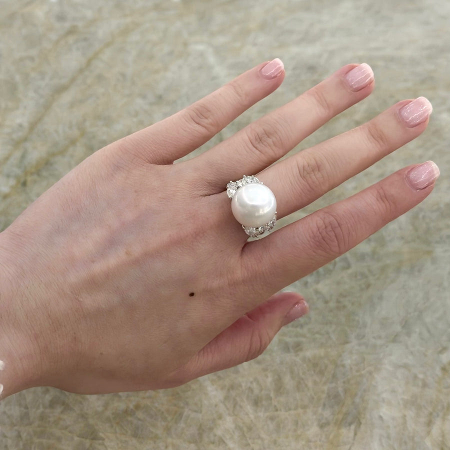 White South Sea Pearl Diamond Ring