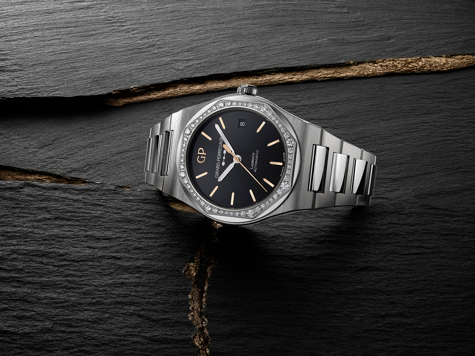 Girard-Perregaux Laureato 38mm Infinity Edition November 2020