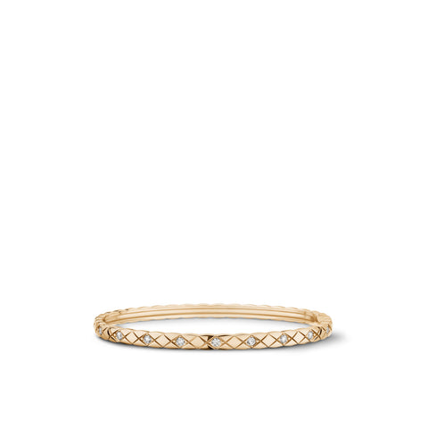 CHANEL Coco Crush Bracelet-Quilted motif, mini version, 18K beige gold with diamonds.