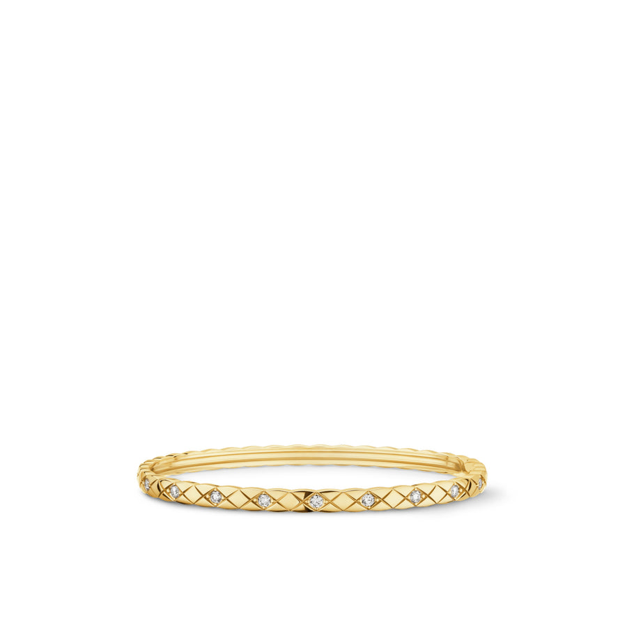Quilted motif, mini version, 18K yellow gold with diamonds.