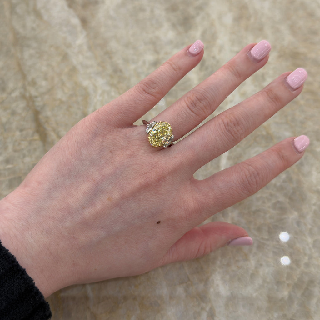 Oval Brilliant Cut Fancy Yellow Diamond 3 Stone Engagement Ring-Oval Brilliant Cut Fancy Yellow Diamond 3 Stone Engagement Ring