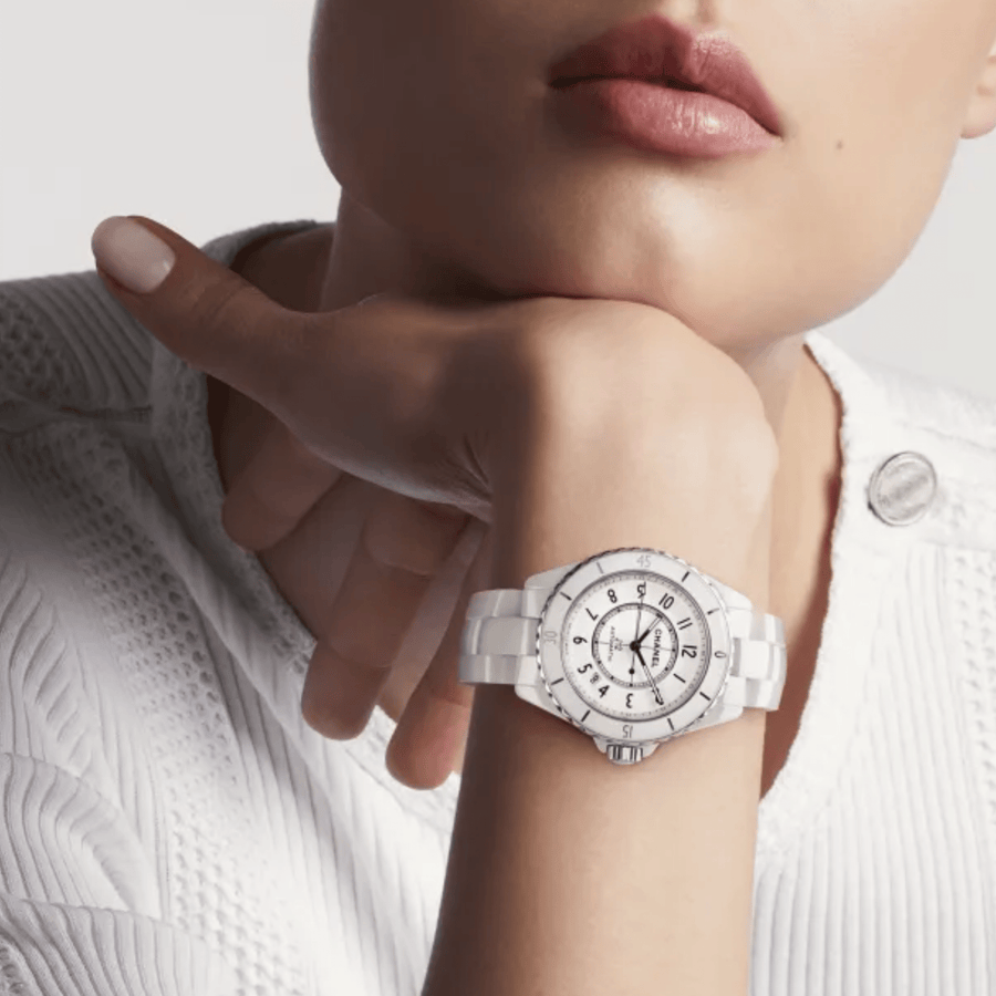 CHANEL J12 White Caliber 12.1, 38 mm - H5700