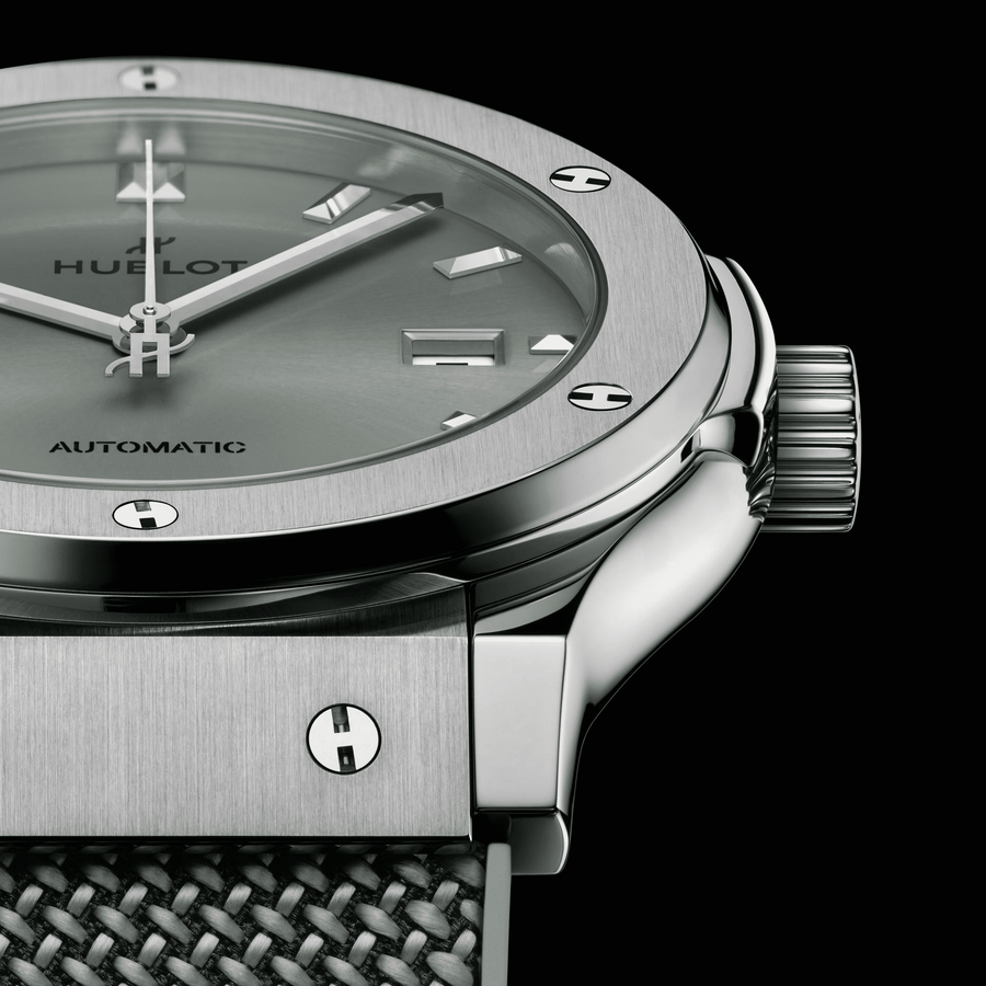 Classic Fusion Titanium Sage Green - 542.NX.891G.NR