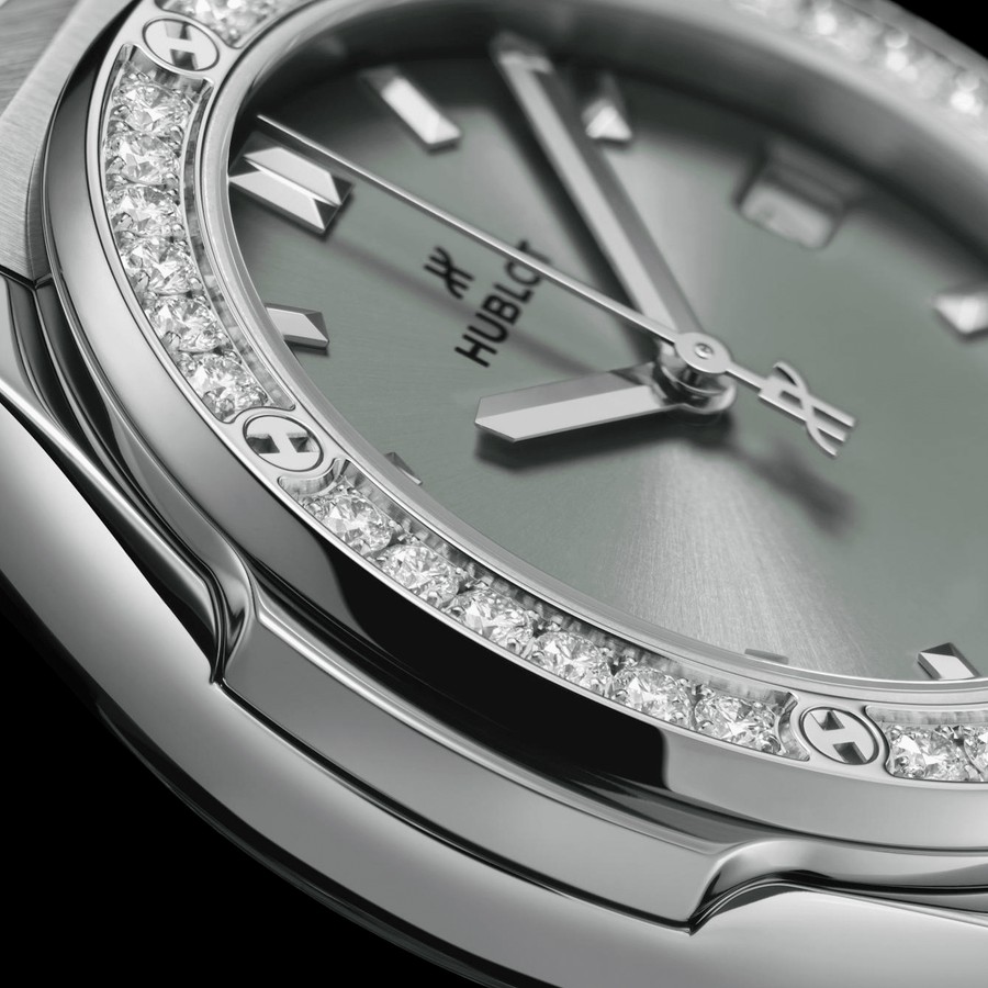 Classic Fusion Titanium Sage Green Diamonds - 581.NX.891G.NR.1104