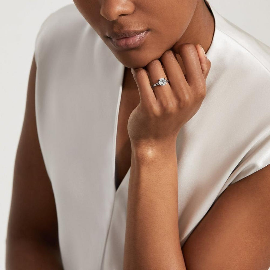 De Beers Classic Round Brilliant Diamond Ring - J1EX01B05P52