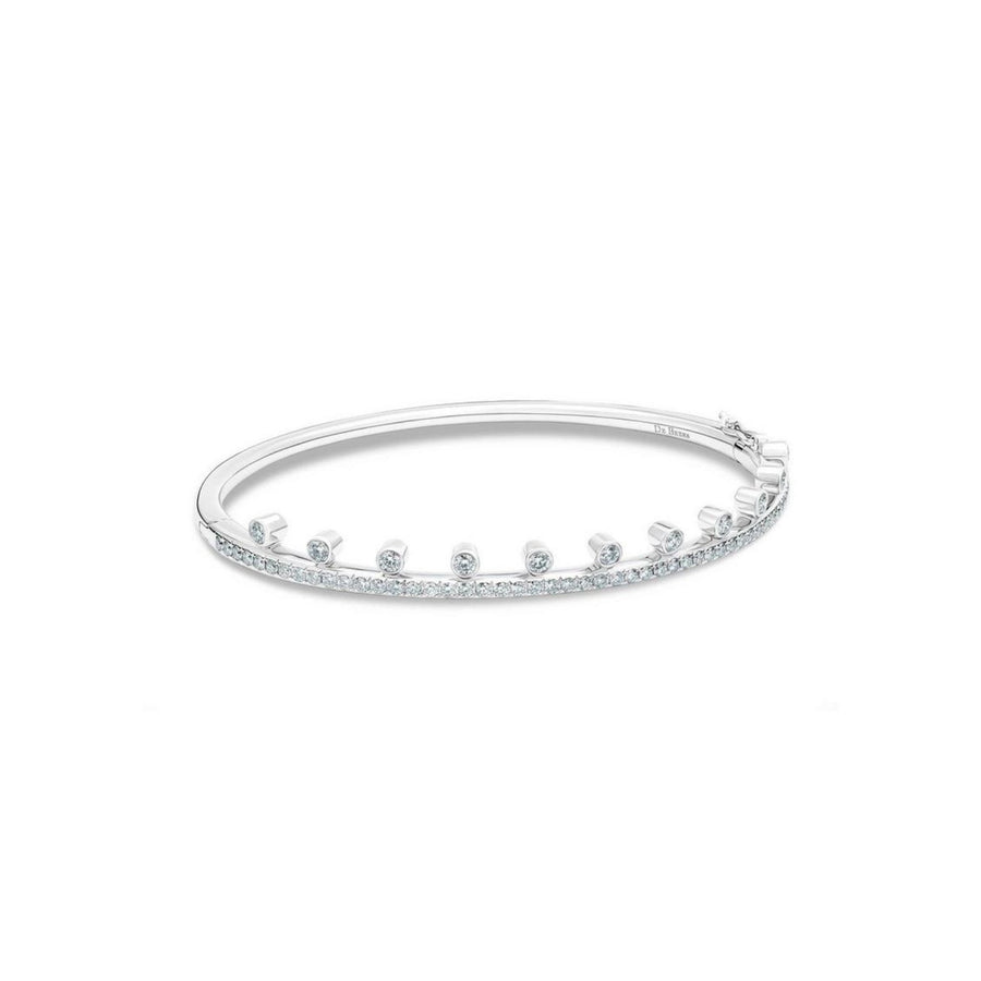 De Beers Dewdrop One Line Full Pave Bangle in 18 karat white gold with diamonds totaling 1.00 carats.