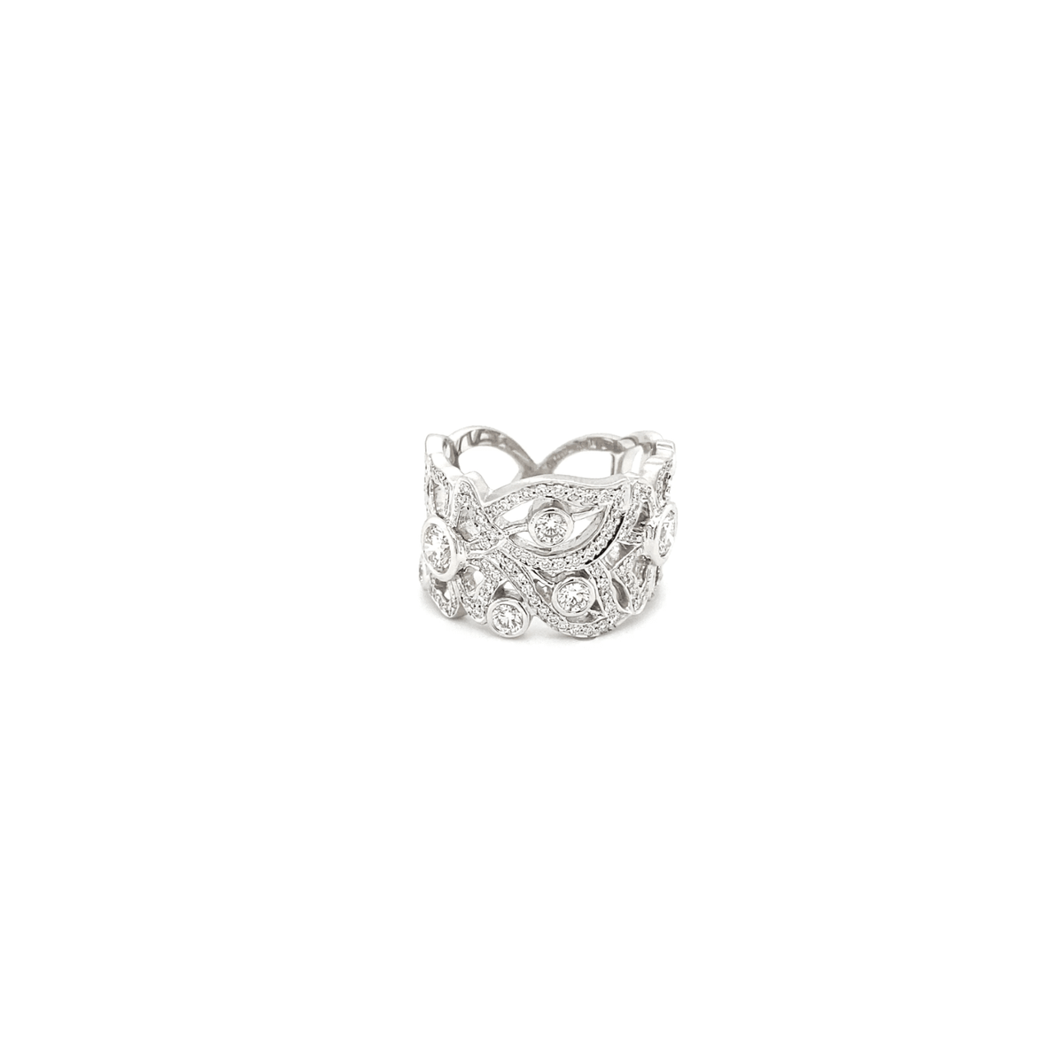 Diamond floral ring