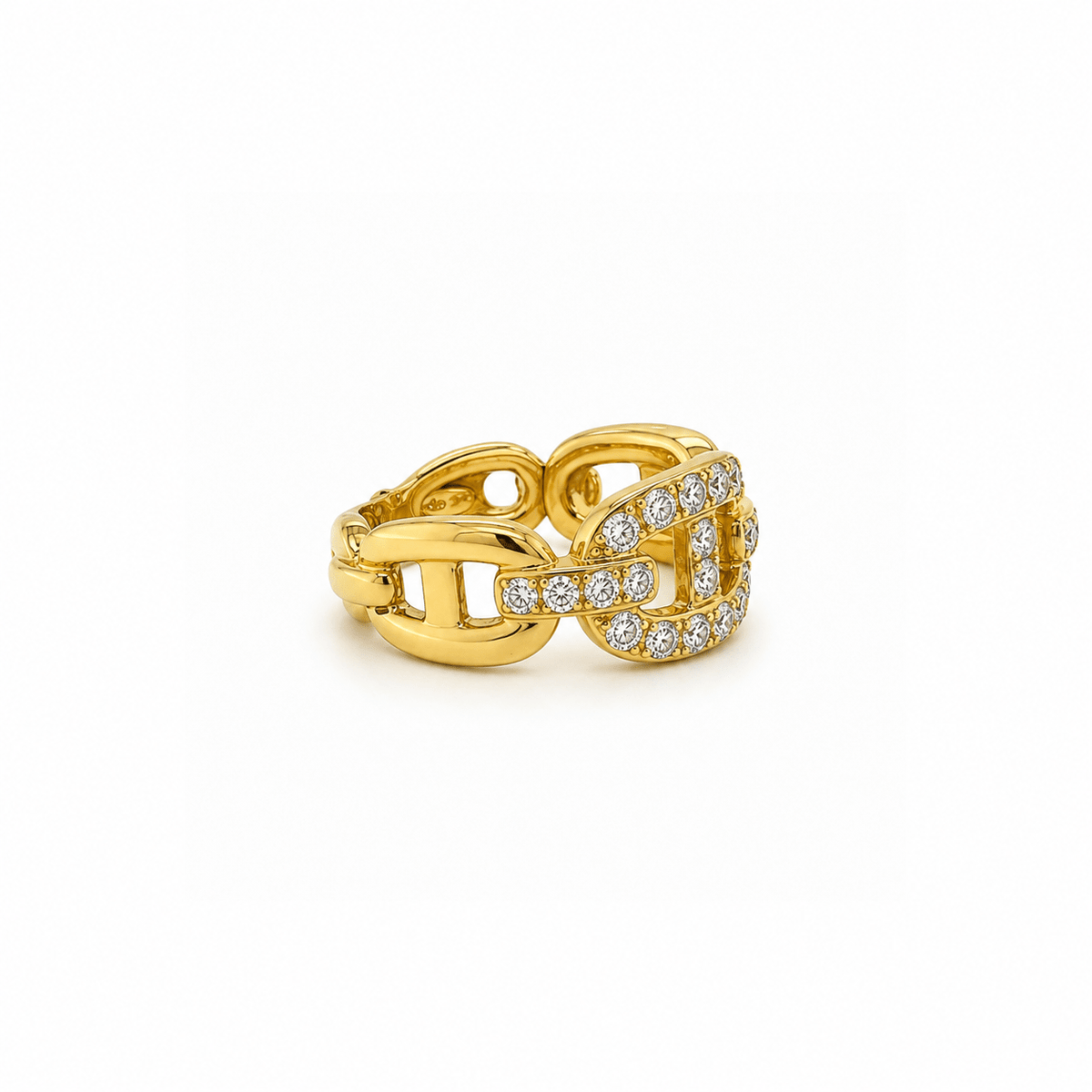 18 karat yellow gold diamond ring. 