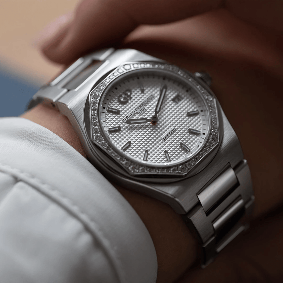 Girard - Perregaux Laureato 34mm - 80189D11A131 - 11A