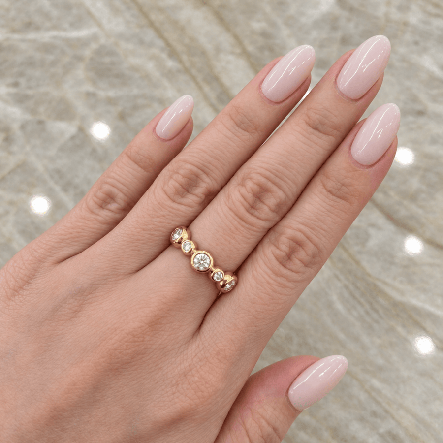 Gumuchian Bezel-Set Diamond Half-Eternity Ring - DRGUM00612