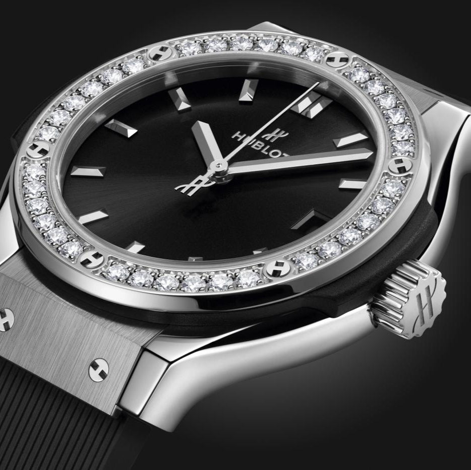 Hublot Classic Fusion Titanium Diamonds 33mm - 581.NX.1470.RX.1104
