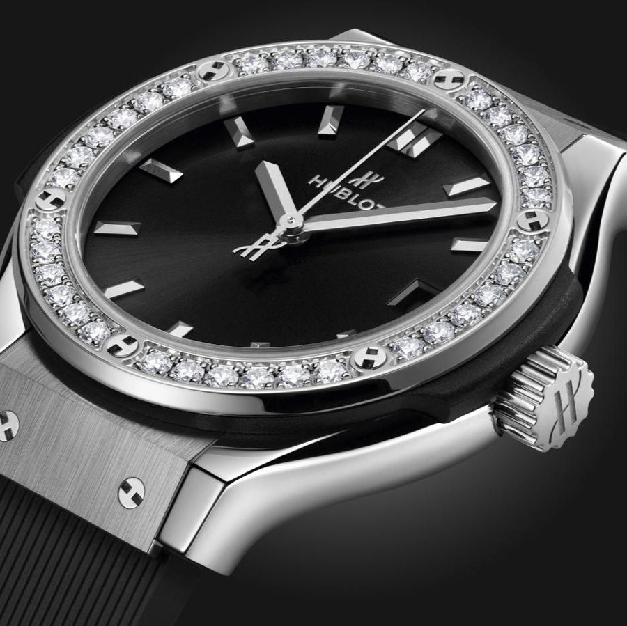 Hublot Classic Fusion Titanium Diamonds 33mm - 581.NX.1470.RX.1104