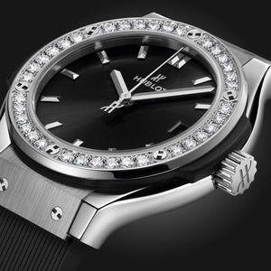 Hublot Classic Fusion Titanium Diamonds 33mm-Hublot Classic Fusion Titanium Diamonds 33mm - 581.NX.1470.RX.1104