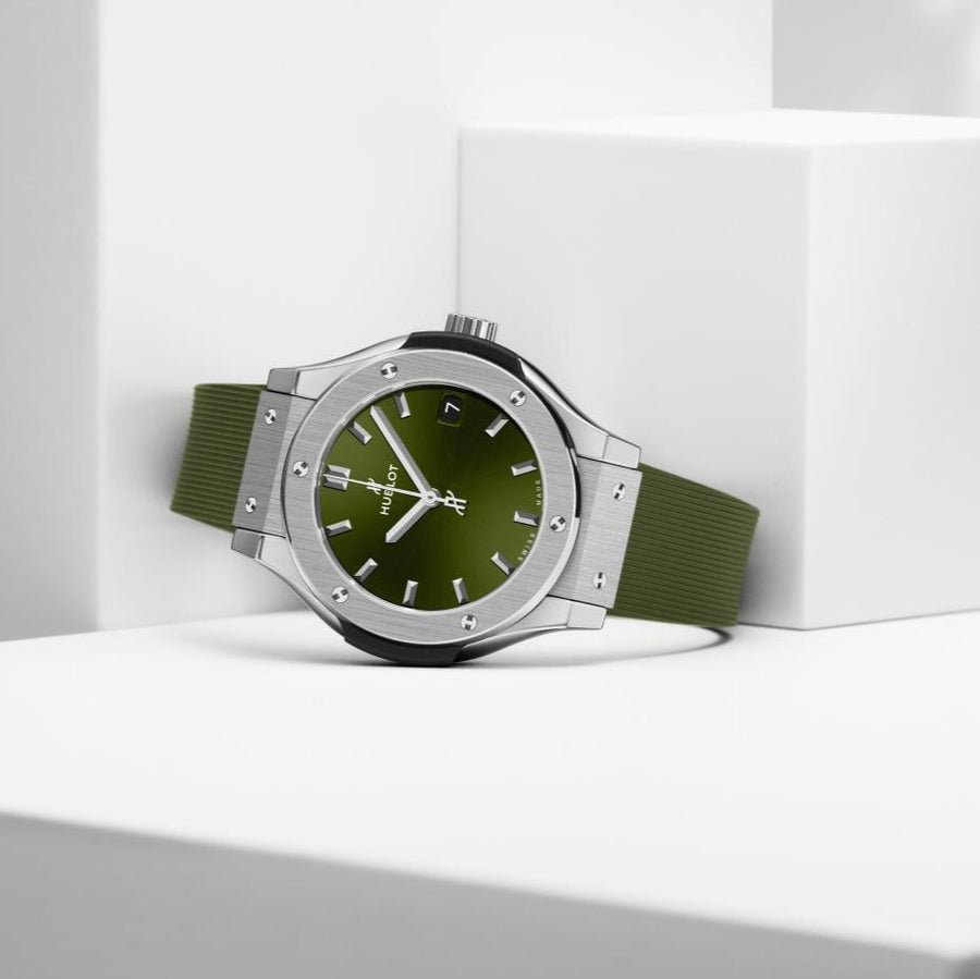 Hublot Classic Fusion Titanium Green 42mm - 542.NX.8970.RX