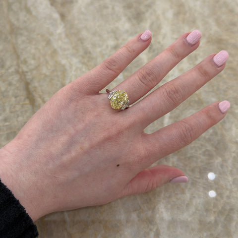 Oval Brilliant Cut Fancy Yellow Diamond 3 Stone Engagement Ring-Oval Brilliant Cut Fancy Yellow Diamond 3 Stone Engagement Ring