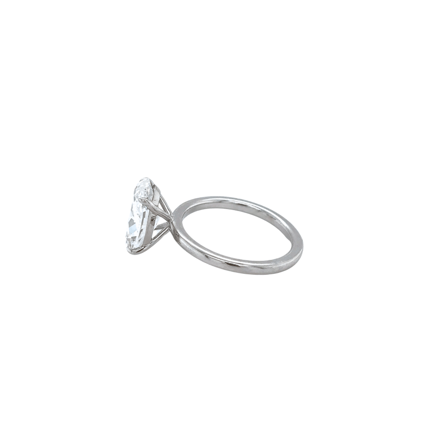 Platinum Oval - cut Diamond Engagement Ring - DRNKA05112