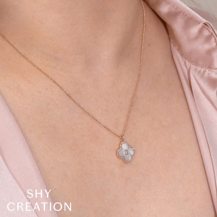 Shy Creation Diamond 0.18 CT & Mother of Pearl 0.94 CT Clover Necklace - SC55028484