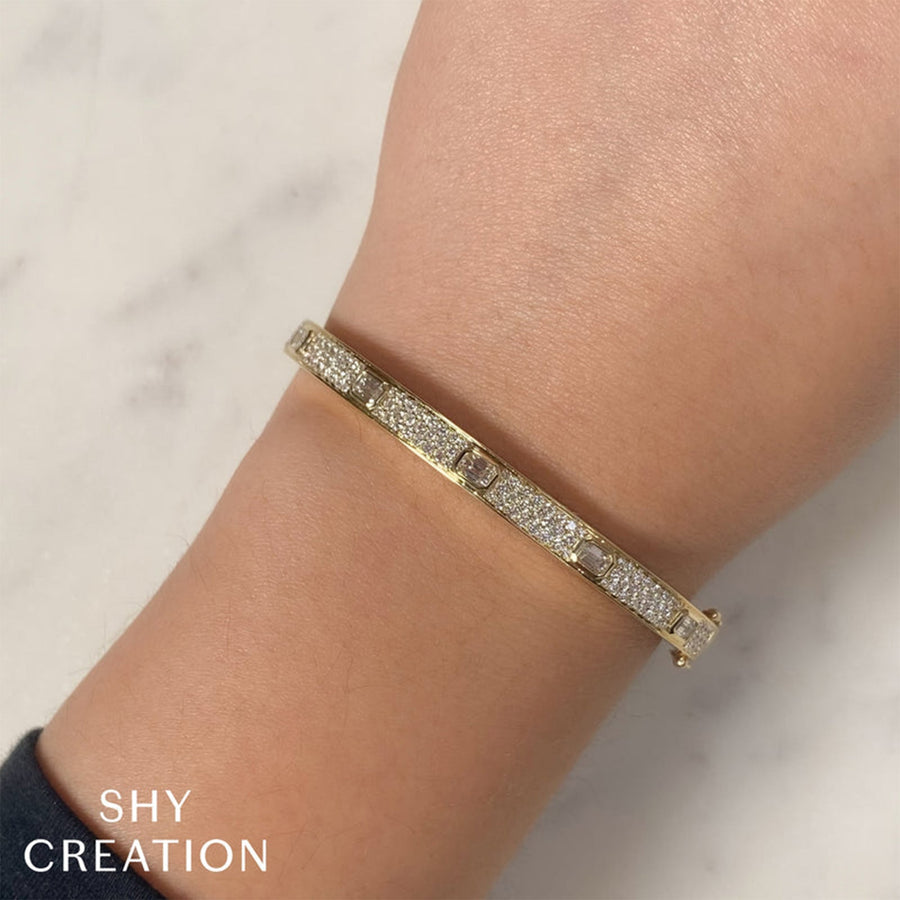 Shy Creation Diamond Emerald Pave Bangle 1.80 CT - SC22008746ZS
