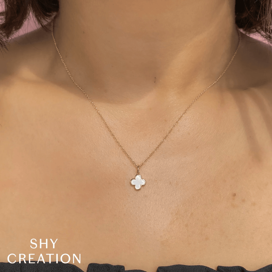 Shy Creation Mother - of - Pearl Clover Necklace 0.33 CT - SC55025600V2