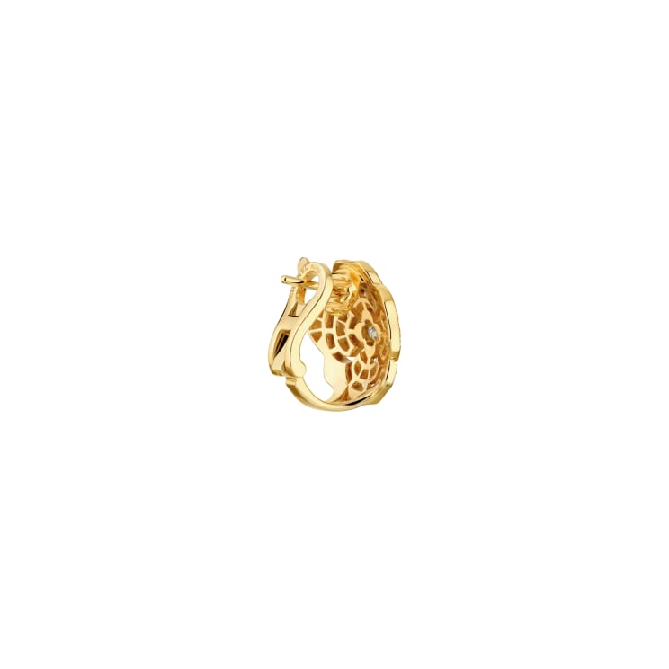 CHANEL Bouton de Camélia Earrings - J12038 - CHANEL Bouton de Camélia Earrings in 18K yellow gold with diamonds.