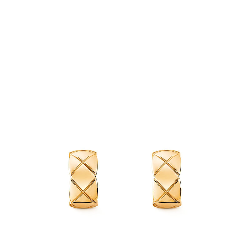 Chanel 'Camellia' Pearl Earrings in 18K Gold #510589 – Beladora