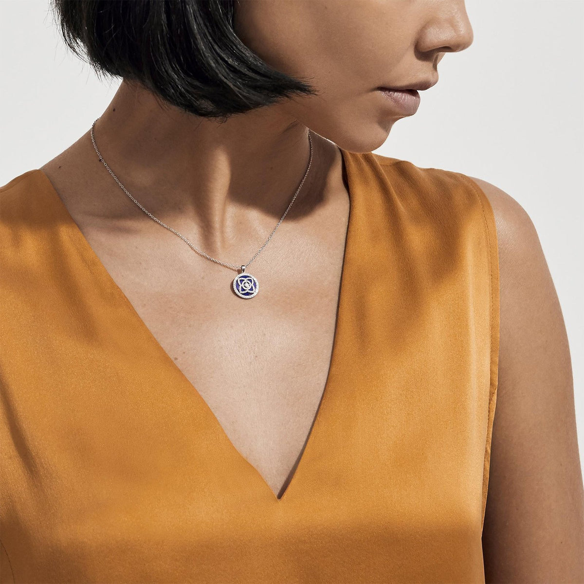 De Beers Enchanted Lotus Pendant in White Gold and Lapis Lazuli -