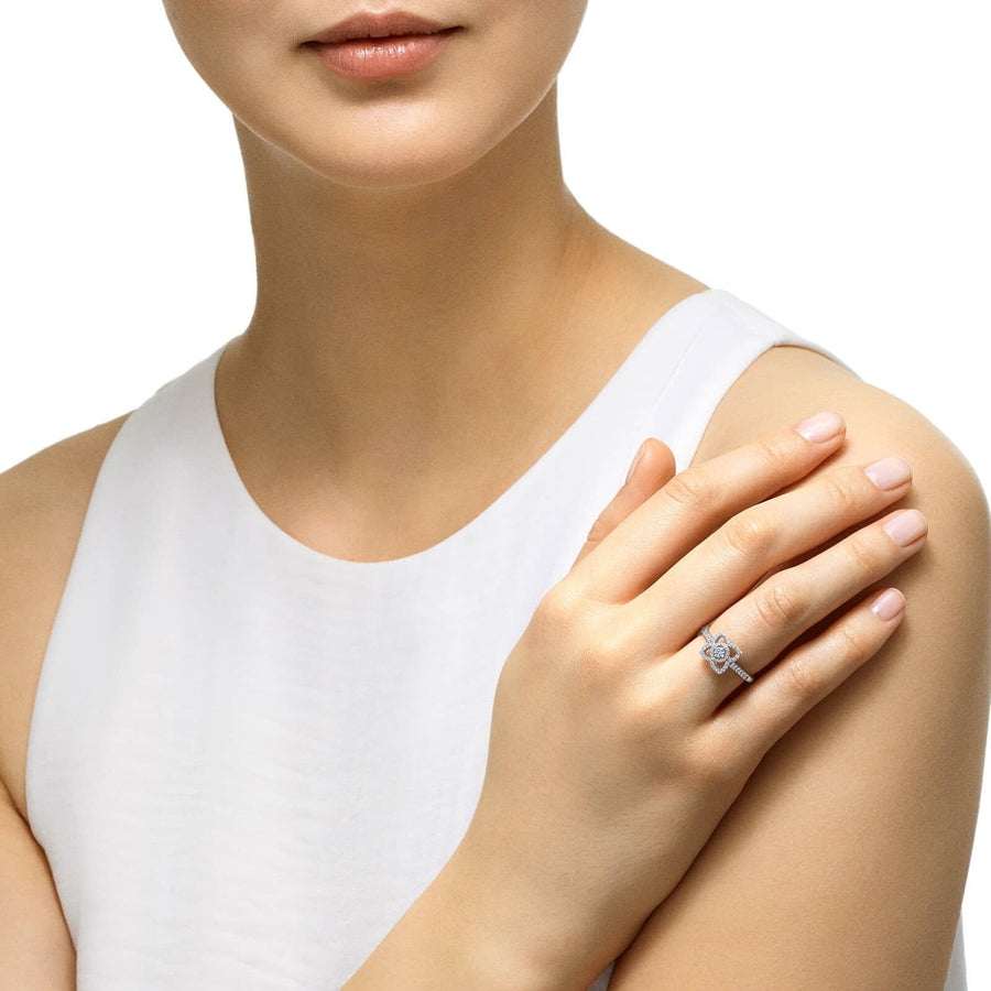 De Beers Enchanted Lotus Single Motif Ring -