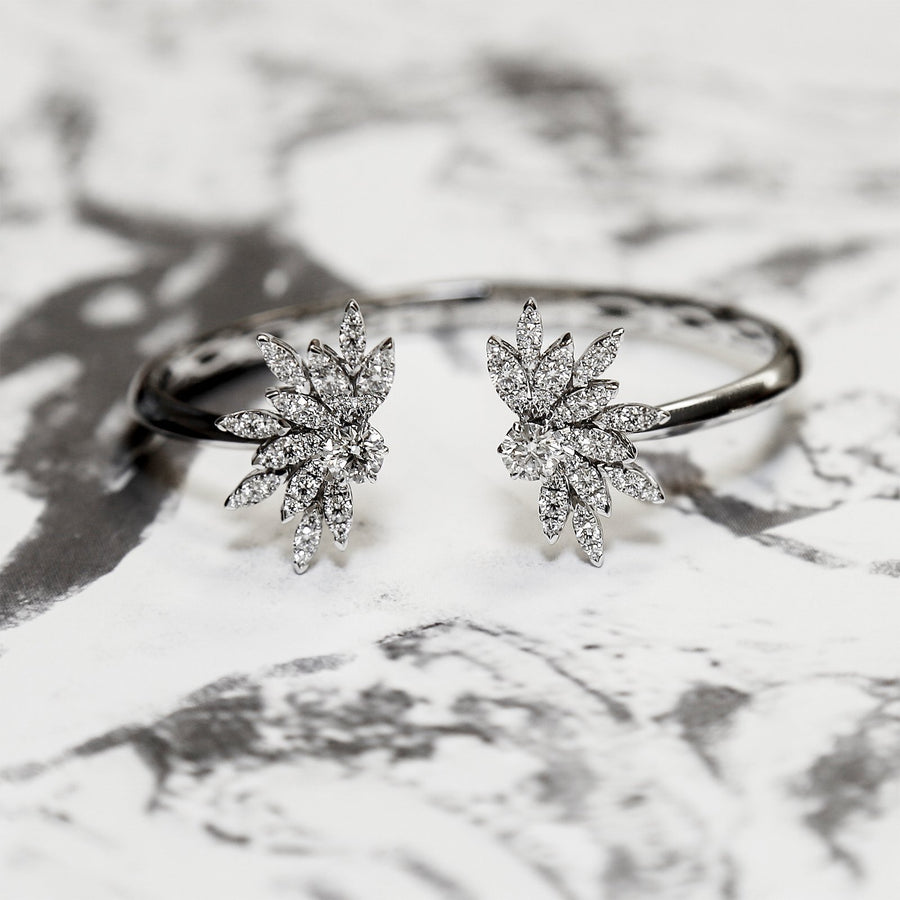 Hearts On Fire X Stephen Webster White Kites Flight Bangle -