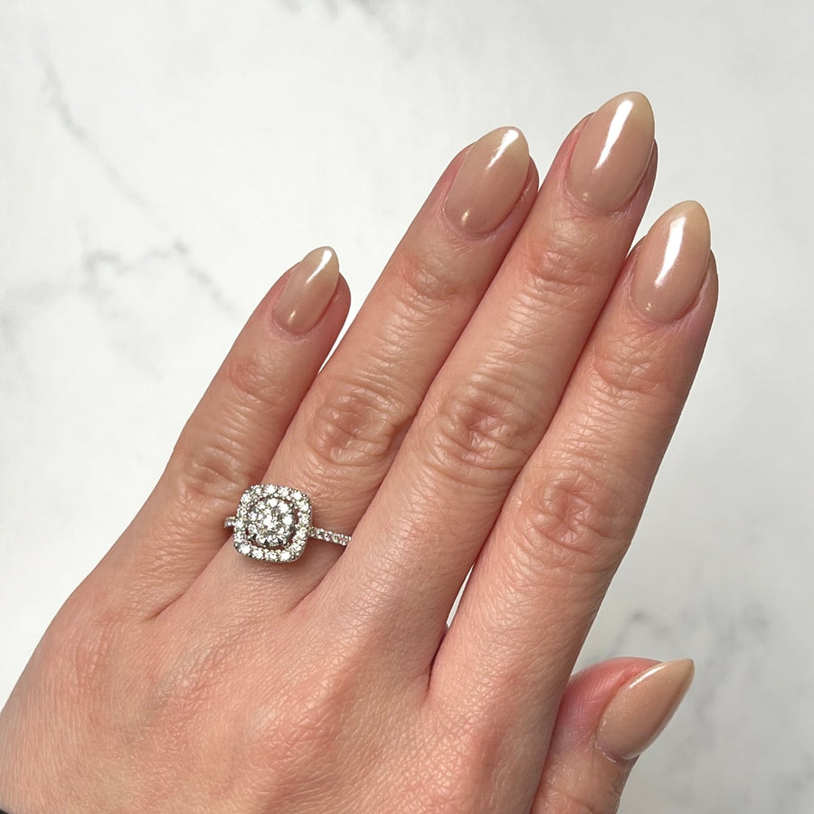 Memoire Diamond Bouquet Engagement Ring - FRBQ11765008W71000