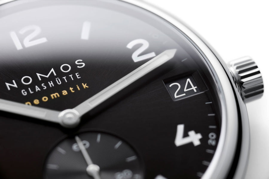 NOMOS Glashütte Club Sport Neomatik 42 Date Black -