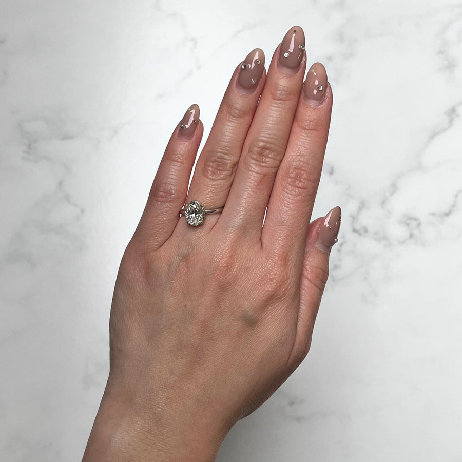 Oval-cut Engagment Ring - DRJST02838