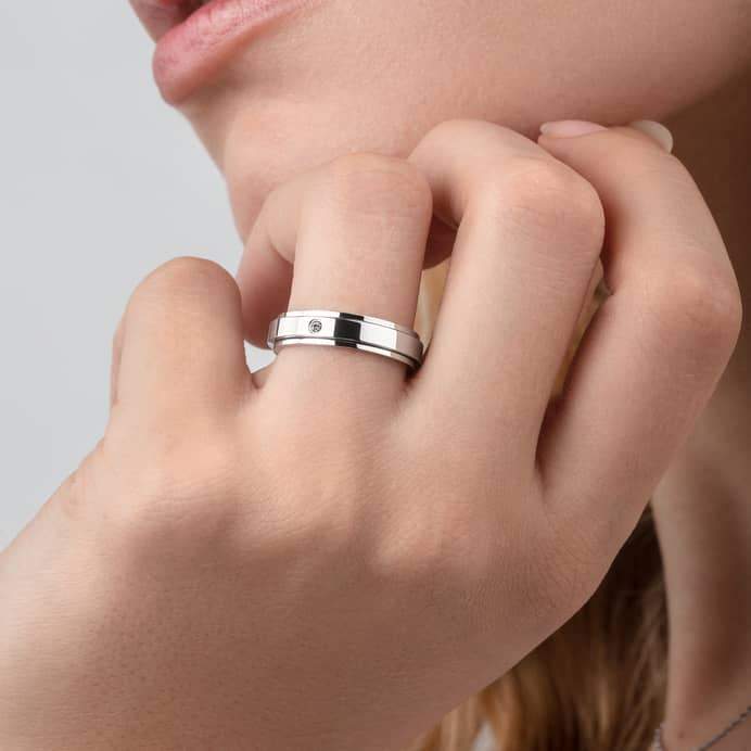Piaget Possession Wedding Ring -