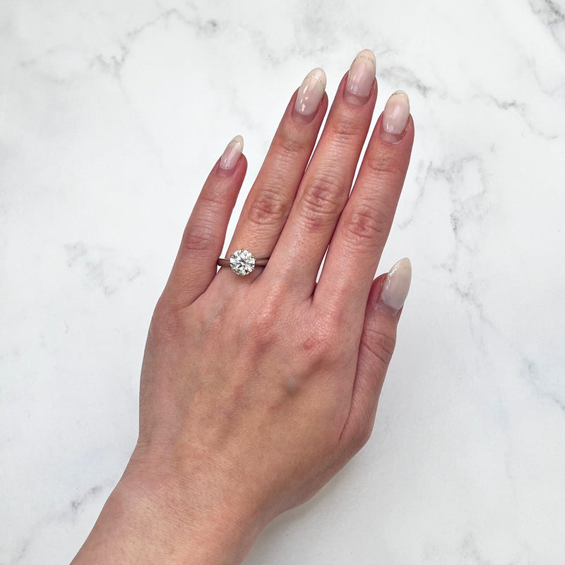 Round-cut Diamond Ring-Round-cut Diamond Ring - DRHOF10306