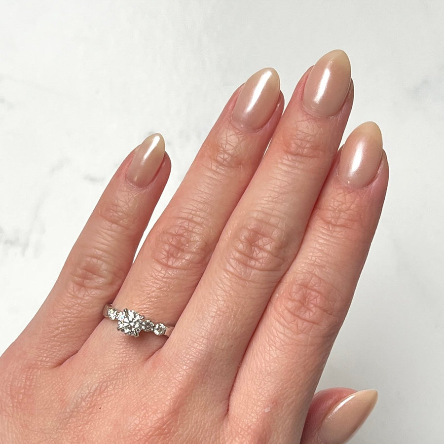 Round-cut Engagement Ring - DRFMK00414
