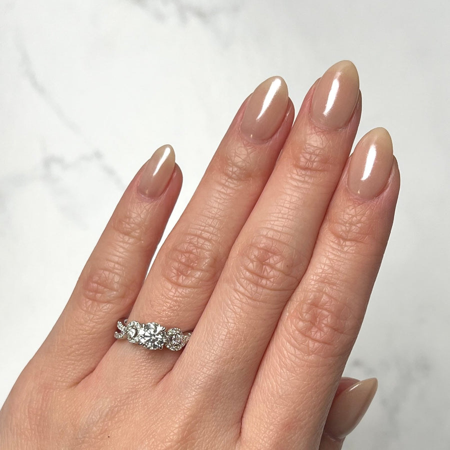 Round-cut Engagement Ring - DRFMK00471