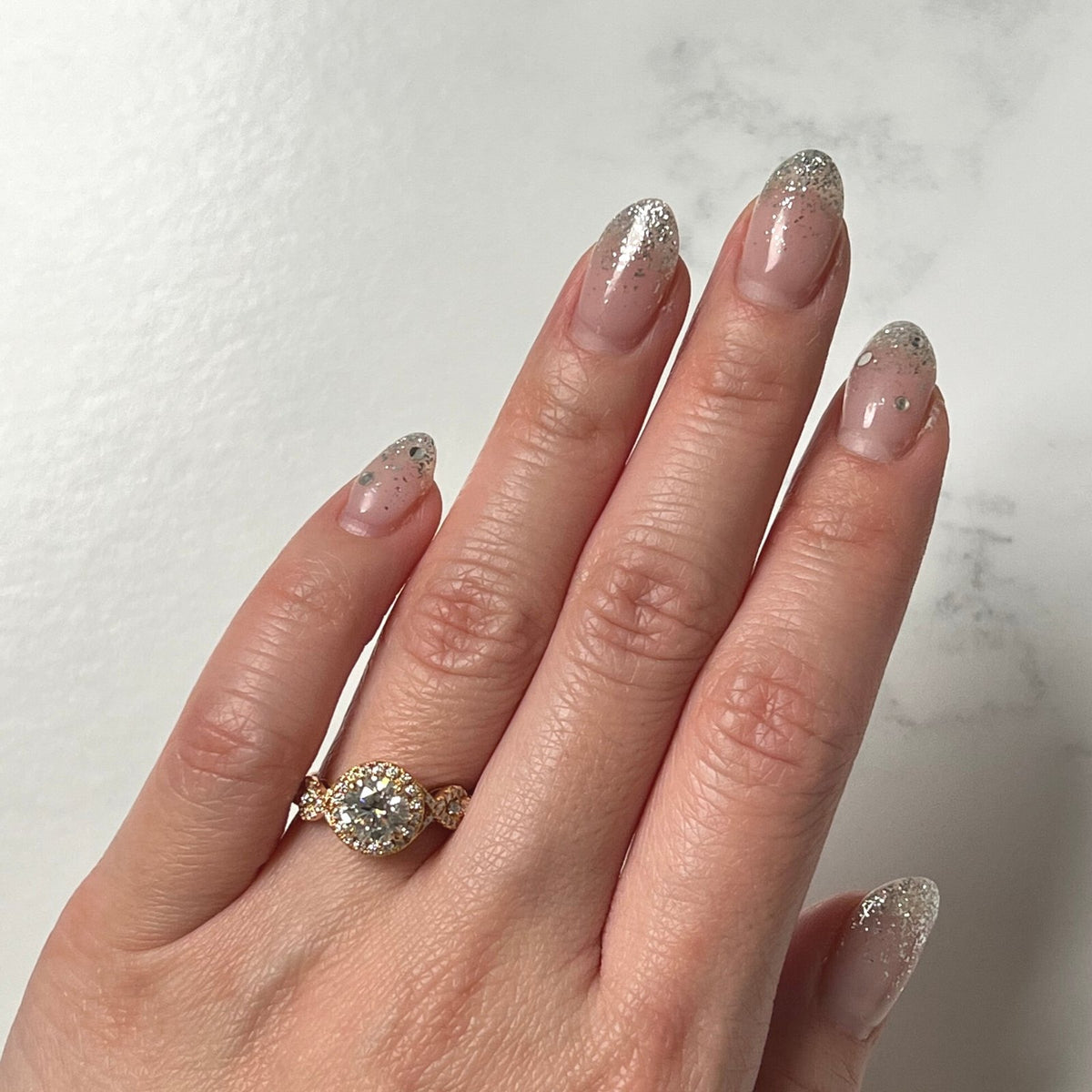 Round-cut Engagement Ring - DRFMK03418