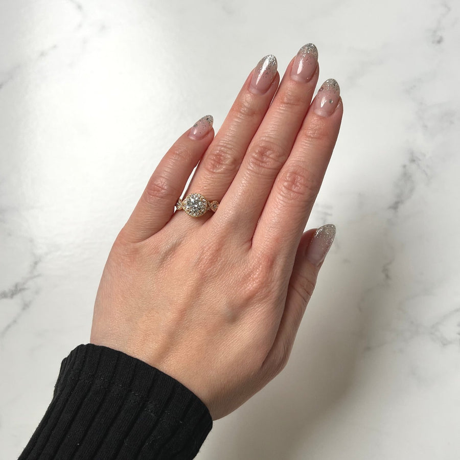 Round-cut Engagement Ring - DRFMK03418