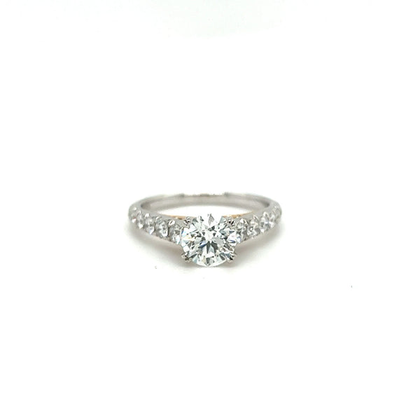 Round-cut Engagement Ring
