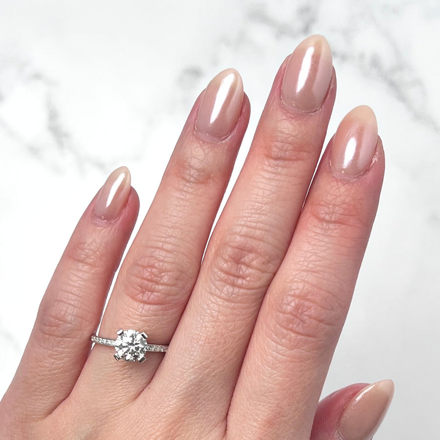 Round-cut Engagement Ring - DRJST00158