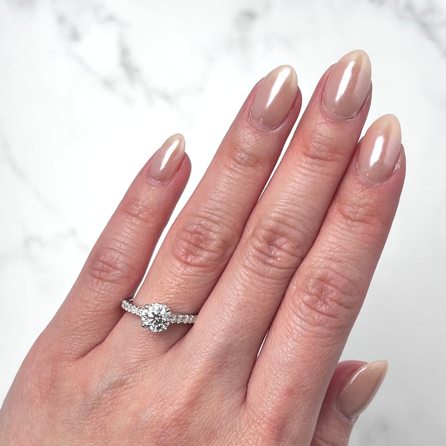 Round-cut Engagement Ring - DRJST00570