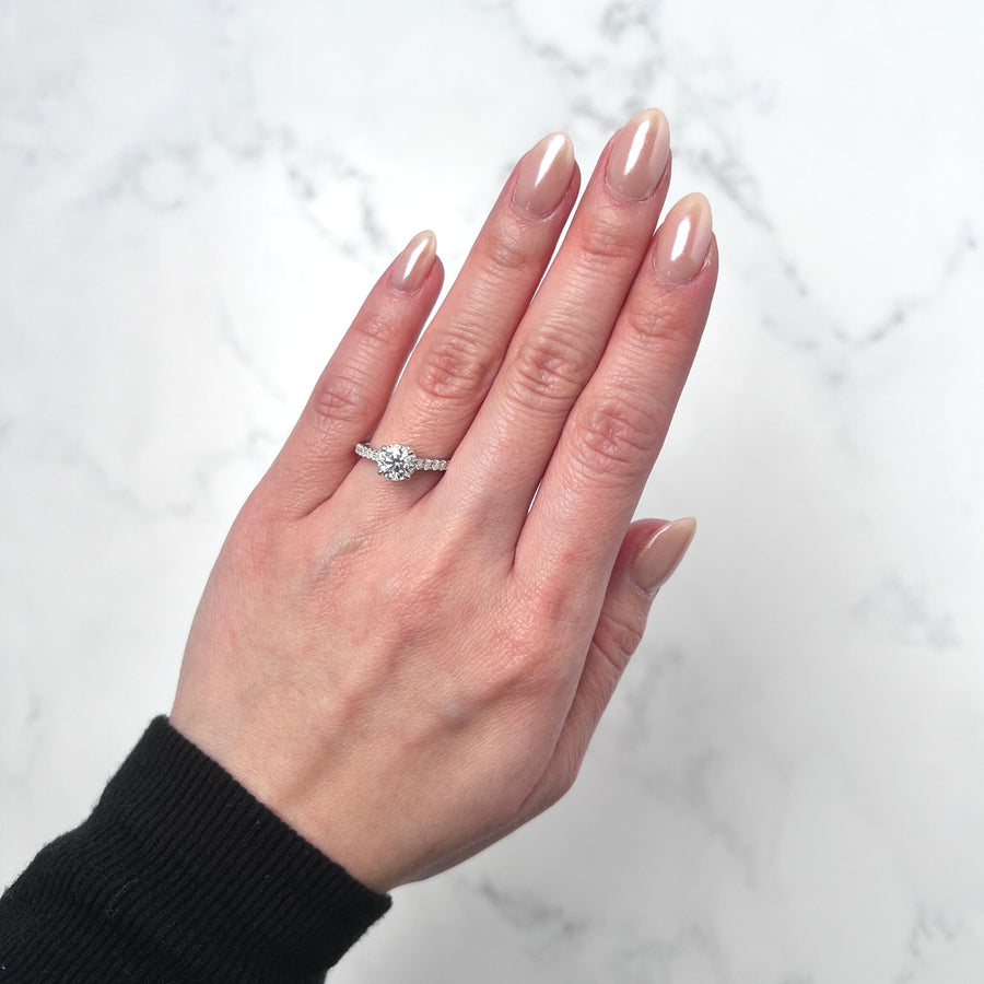 Round-cut Engagement Ring - DRJST00570
