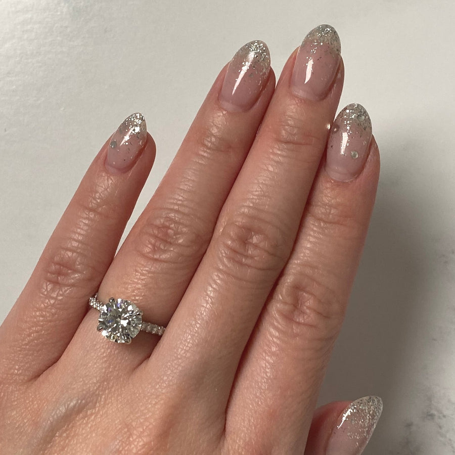 Round-cut Engagement Ring - DRJST01848