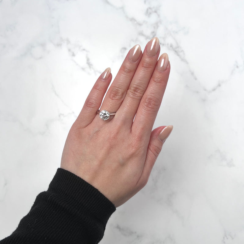 Round-cut Engagement Ring-Round-cut Engagement Ring - DRJST01875